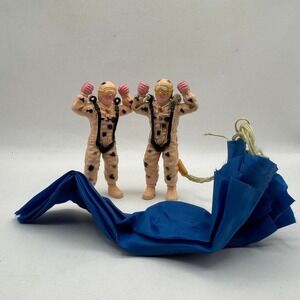 Ja-Ru Parachute Man Toy 4.5 Inch Tan Blue Camo Paratrooper Action Figure 2pc